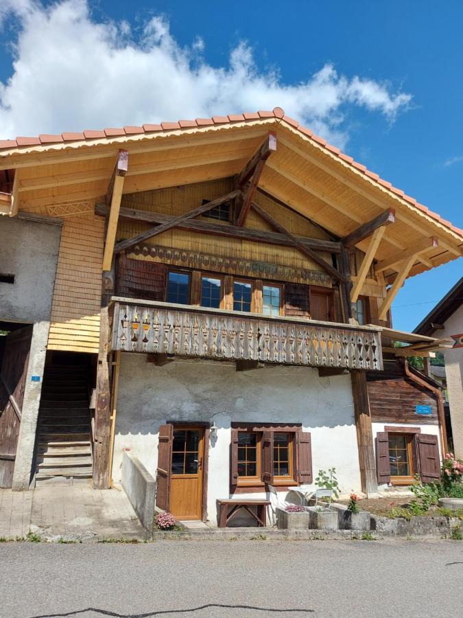 Appartement Voute En Gruyere Dans L'Intyamon Enney Exterior photo